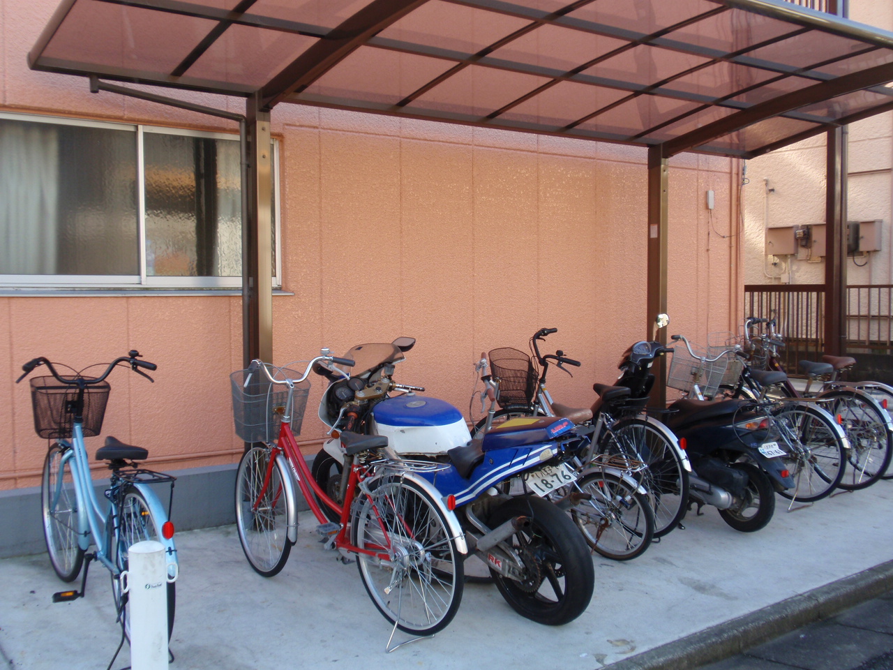 Other common areas. Bicycle-parking space, Bike shelter