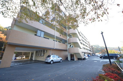 Building appearance. When viewed from the entrance side