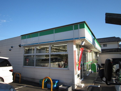 Convenience store. 590m to Family Mart (convenience store)