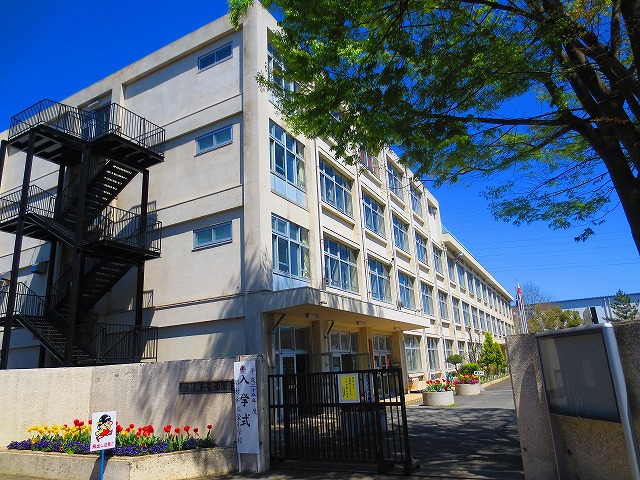 Primary school. Hamura TatsuSakae to elementary school (elementary school) 408m