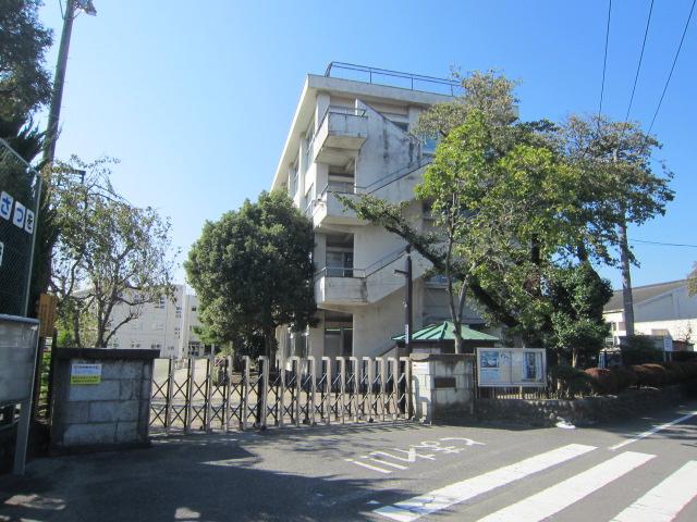 Primary school. Hamura Municipal Hamura 647m to East Elementary School