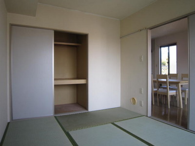 Living and room.  ☆ Japanese-style room 6 Pledge closet between 1 ☆ 
