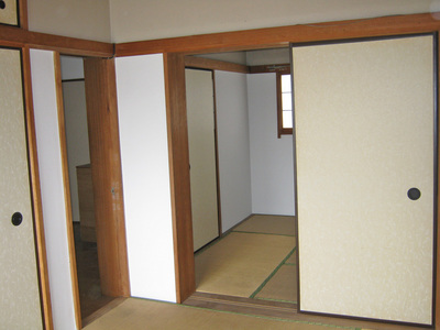 Living and room. Aisle Japanese-style room from the balcony side Japanese-style room
