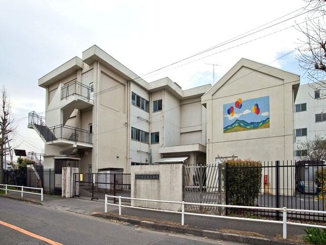 Primary school. Hamura TatsuSakae to elementary school 355m