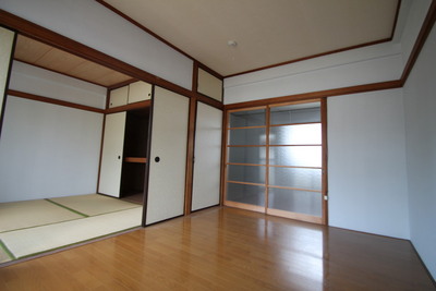 Living and room. Bright and airy Western-style ~ Japanese-style room! 
