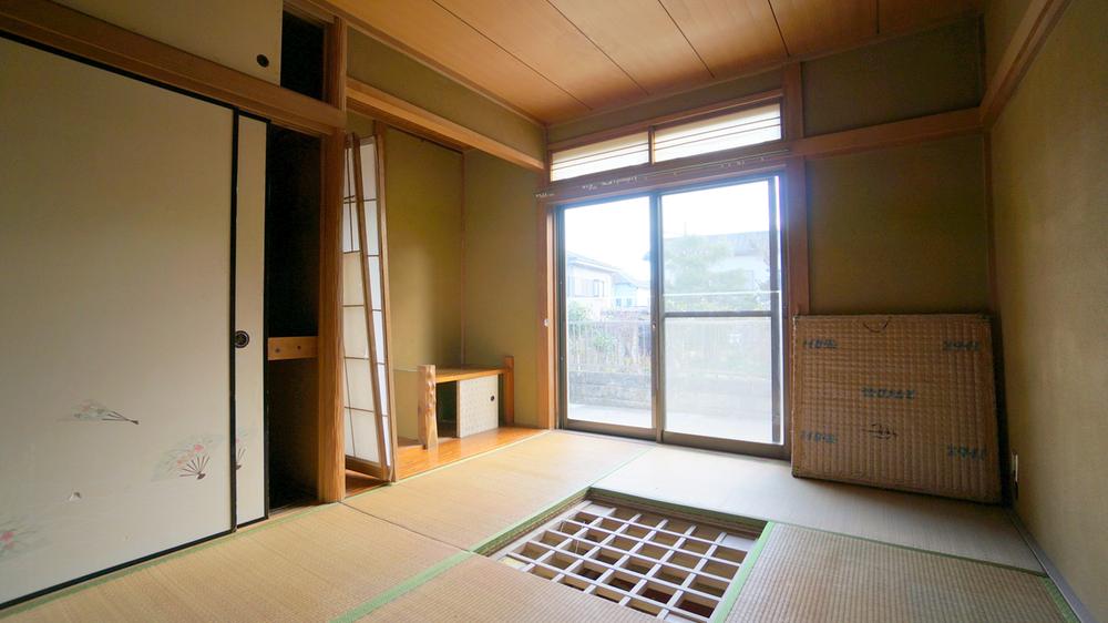 Other introspection. Japanese style room