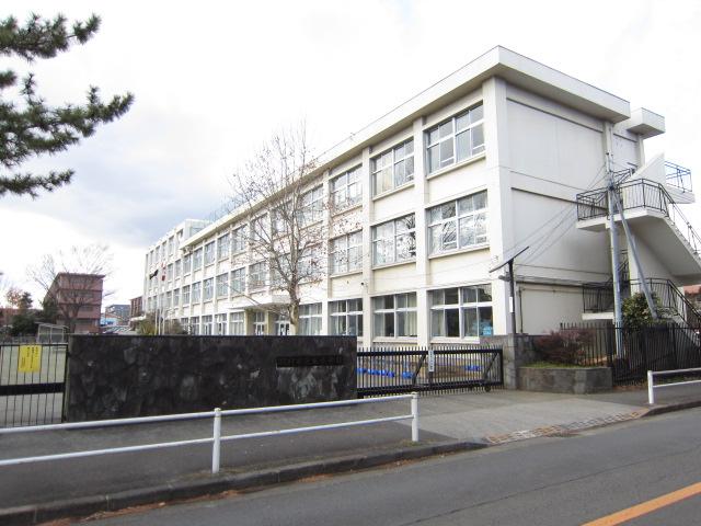 Primary school. Hamura TatsuSakae to elementary school 545m