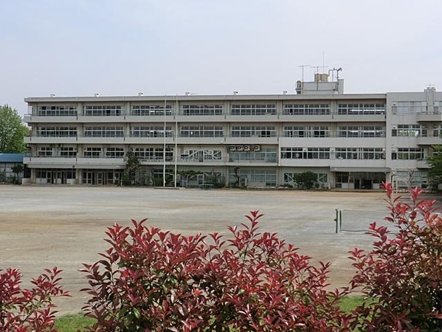 Junior high school. 560m to Daimon junior high school