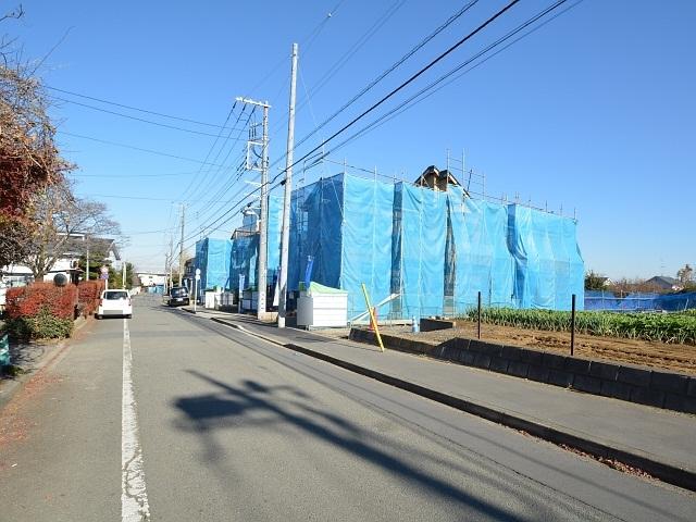 Local appearance photo. 2-chome, contact road situation Higashikurume Asama-cho 2013 / 12 / 12 shooting