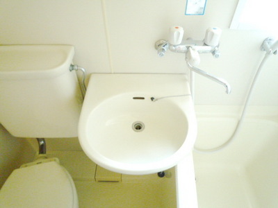 Washroom. Wash basin