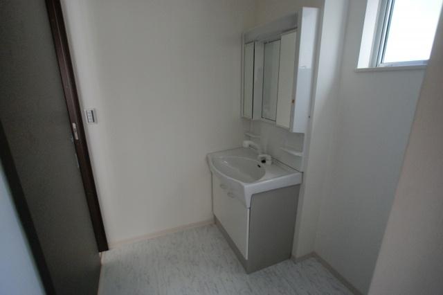 Same specifications photos (Other introspection). Same site specification construction cases Washroom