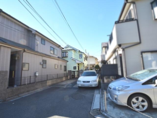 Local photos, including front road. Higashikurume Yanagikubo 2-chome, contact road situation