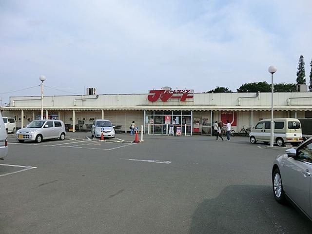 Home center. 800m to J-Mart