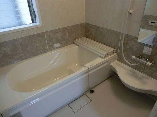 Same specifications photo (bathroom). <Example of construction> Unit bus with Air Heating dryer