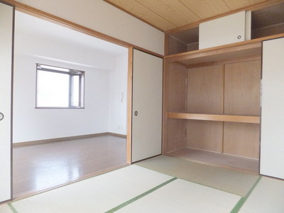 Other room space. It is spacious Japanese-style room