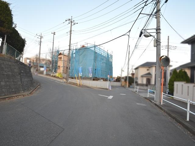 Local appearance photo. 2-chome, contact road situation Higashikurume Asama-cho 2013 / 12 / 14 shooting