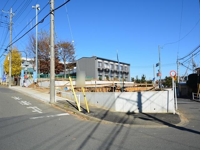 Local photos, including front road. 2-chome local landscape Higashikurume Asama-cho 2013 / 11 / 29 shooting