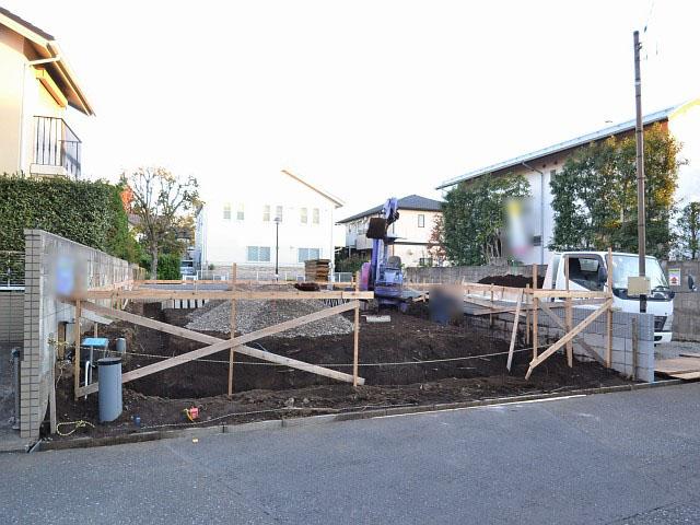 Local appearance photo. A Building During construction