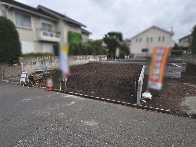 Local appearance photo. A Building When the vacant lot