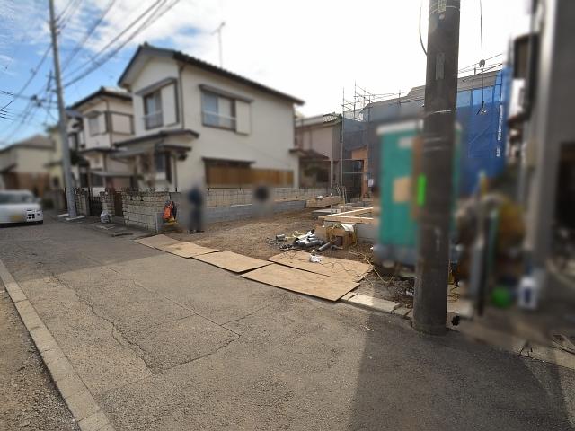 Local photos, including front road. Saiwaicho 2-chome, contact road situation