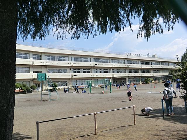 Primary school. Higashikurume stand up to the fifth elementary school 80m