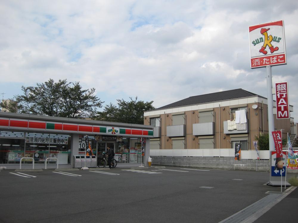Convenience store. In addition to the 300m Thanksgiving until Thanksgiving Kiyose Matsuyama chome shop, There is also a Seven-Eleven.