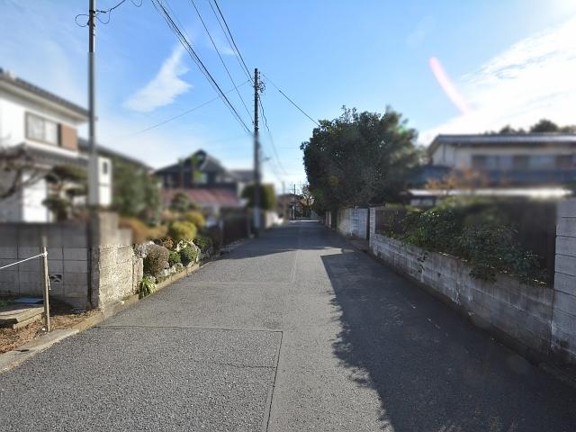 Local photos, including front road. Higashikurume Maezawa 5-chome, contact road situation