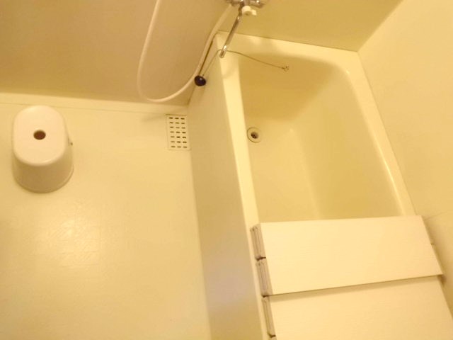 Bath. Hot water supply ・ shower