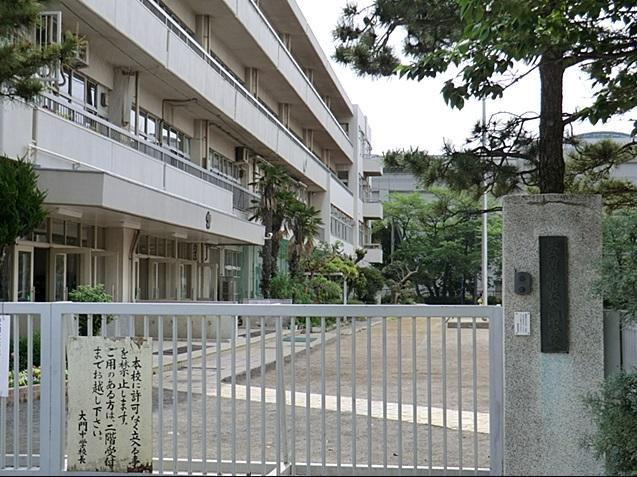 Junior high school. Higashikurume 805m to stand Daimon junior high school