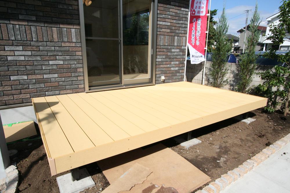 Other. Standard equipped wood deck