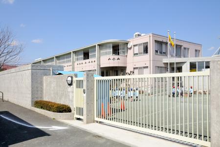 kindergarten ・ Nursery. Maezawa 900m to kindergarten