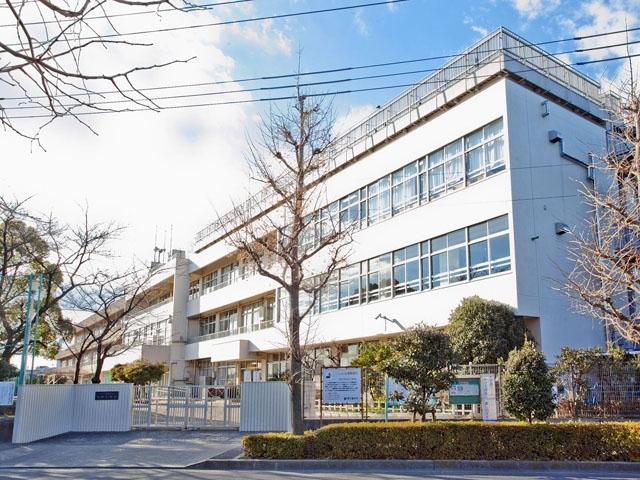 Primary school. Higashikurume Municipal Motomura to elementary school 377m
