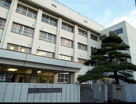 Junior high school. Higashikurume 703m to stand Central Junior High School