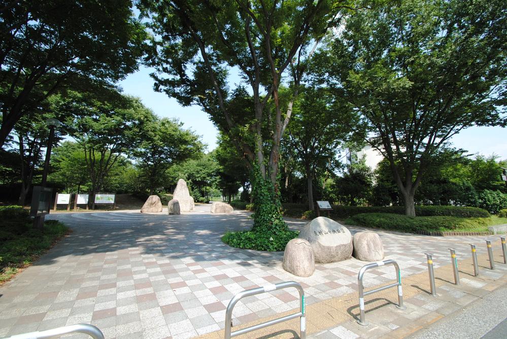 park. Higashimurayama to Central Park 730m