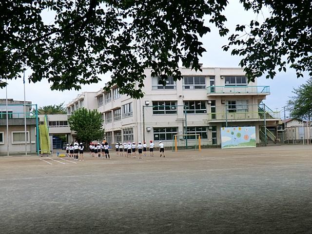 Primary school. Higashimurayama stand Akitsu to elementary school 620m