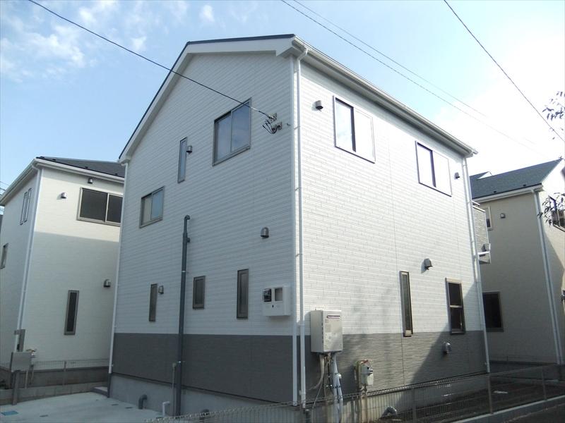 Local appearance photo. 1 Building