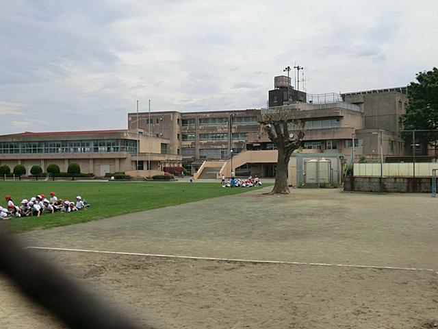 Primary school. Higashimurayama stand Kumegawa 627m to East Elementary School