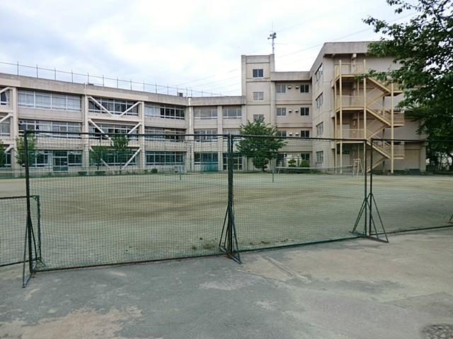 Junior high school. It higashimurayama stand Higashimurayama 720m until the sixth junior high school