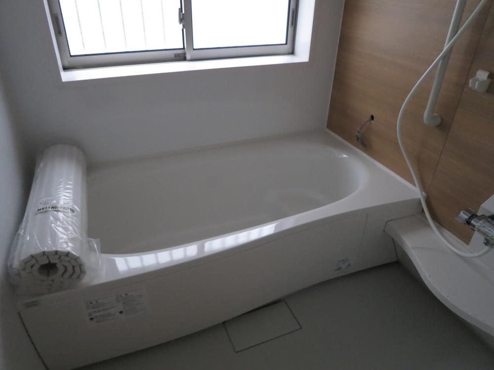 Bathroom. Local (11 May 2013) Shooting