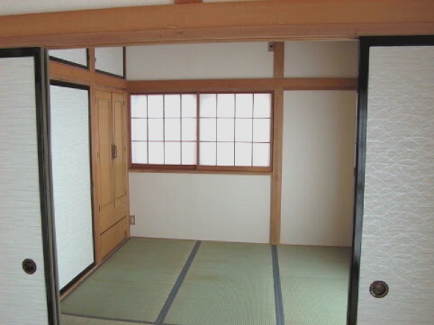 Other room space. 4.5 tatami Japanese-style room. There is also a storage, You can use spacious rooms