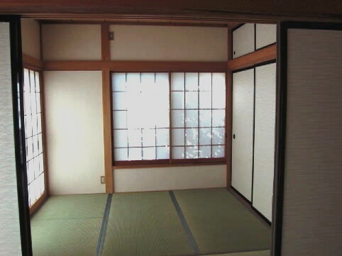 Other room space. 4.5 mat Japanese-style room. Bright living room of the two-sided lighting