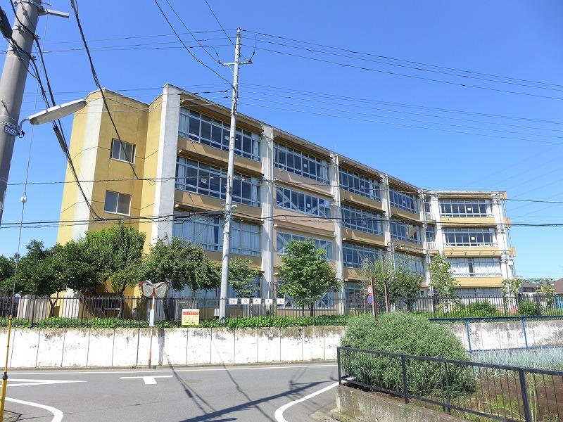 Primary school. Higashimurayama stand Akitsu 800m to East Elementary School