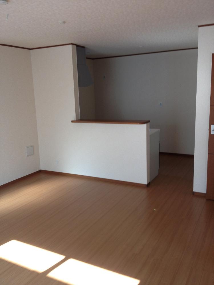 Living. Living (October 2013 shooting)