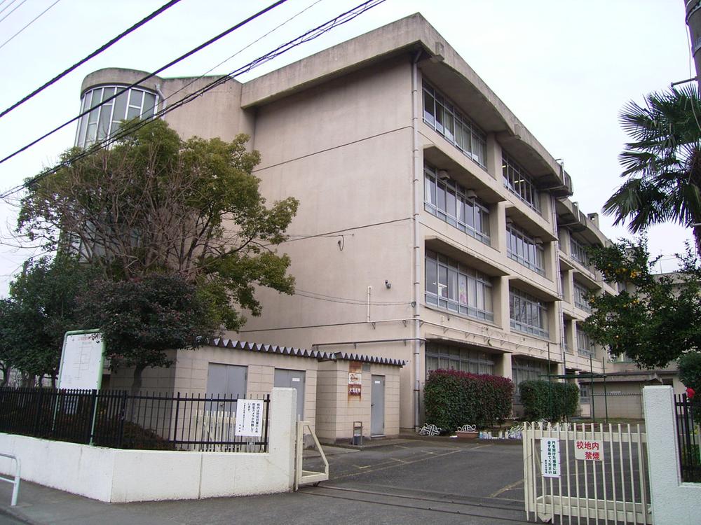 Primary school. It higashimurayama stand Nobidome to elementary school 527m