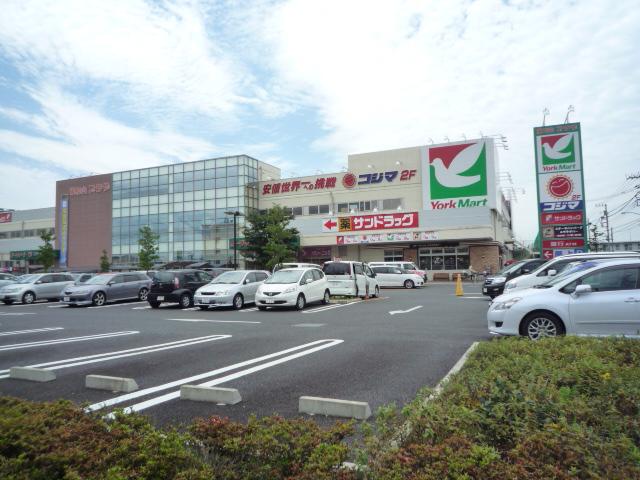 Supermarket. York Mart Higashimurayama store (Higashimurayama Plaza) to 737m