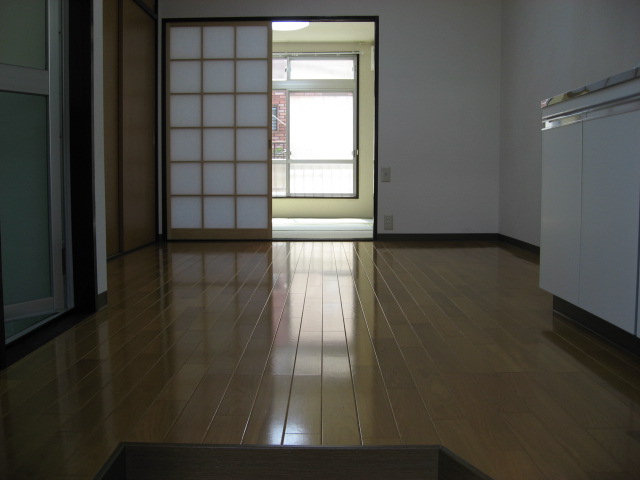 Kitchen. Looking at the dining kitchen from the front door ・  ・  ・ . 