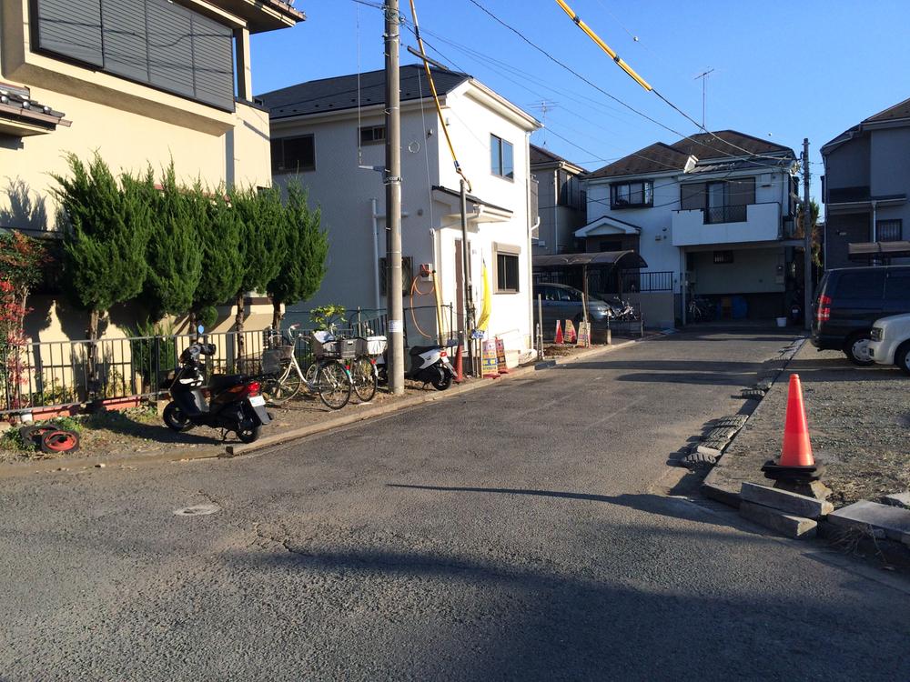 Local photos, including front road. Local (12 May 2013) Shooting