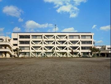 Junior high school. It higashimurayama stand Higashimurayama 768m until the second junior high school