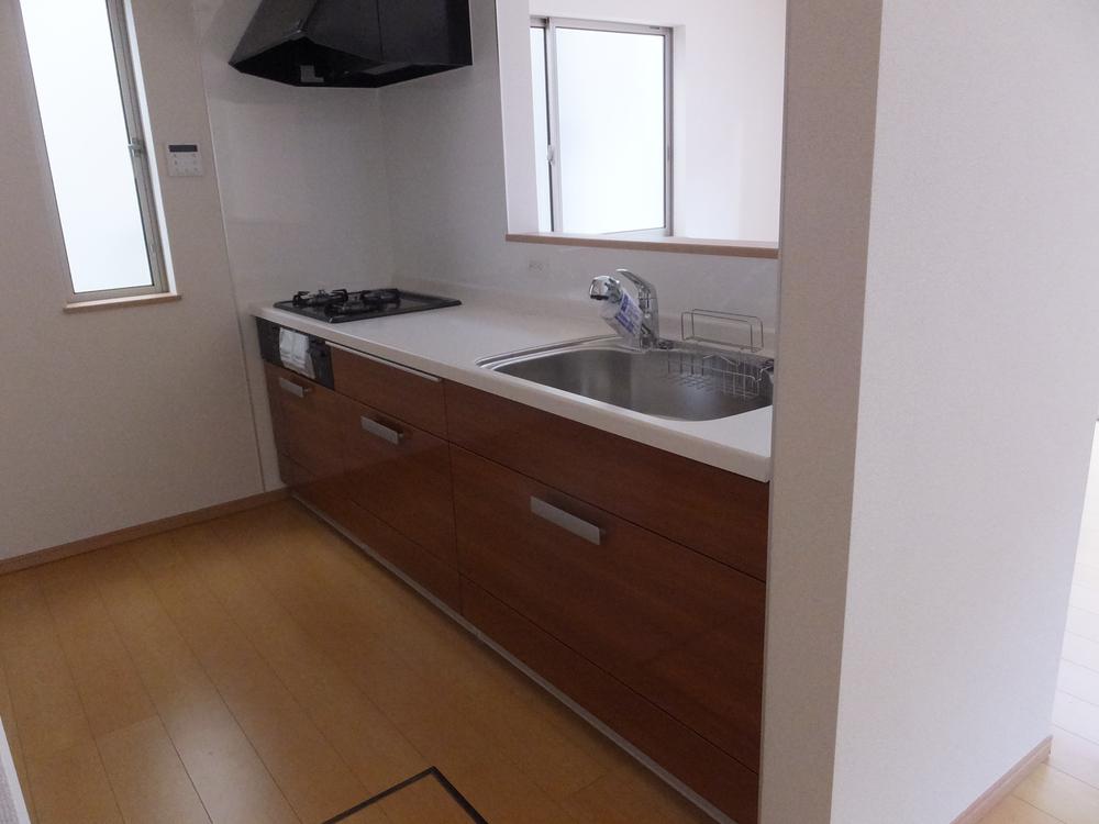 Kitchen. Indoor (11 May 2013) Shooting