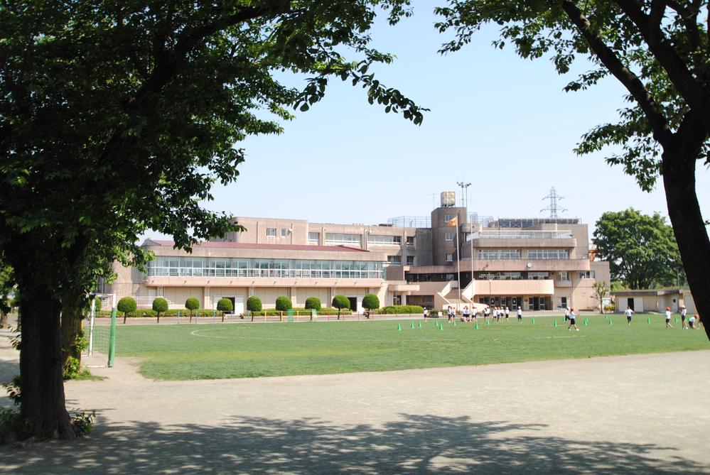 Primary school. Kumegawa 580m to East Elementary School